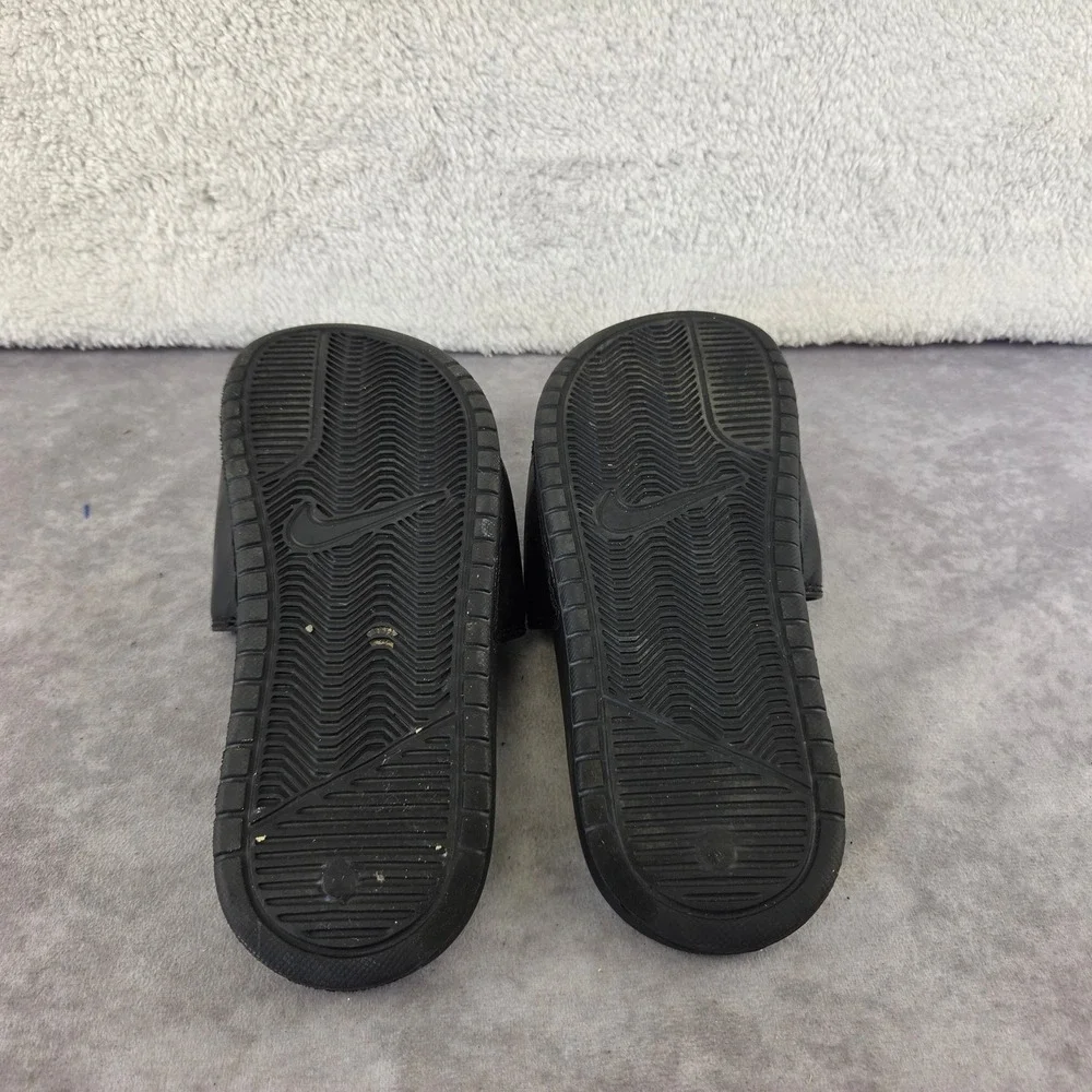 Nike benassi just